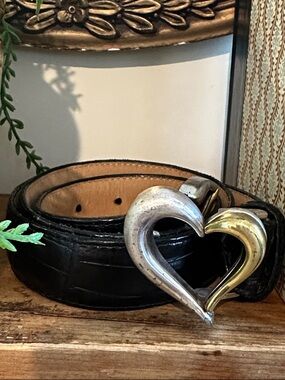 Brighton Black Leather Alligator Embossed Belt with Heart Buckle. Size M/L 32